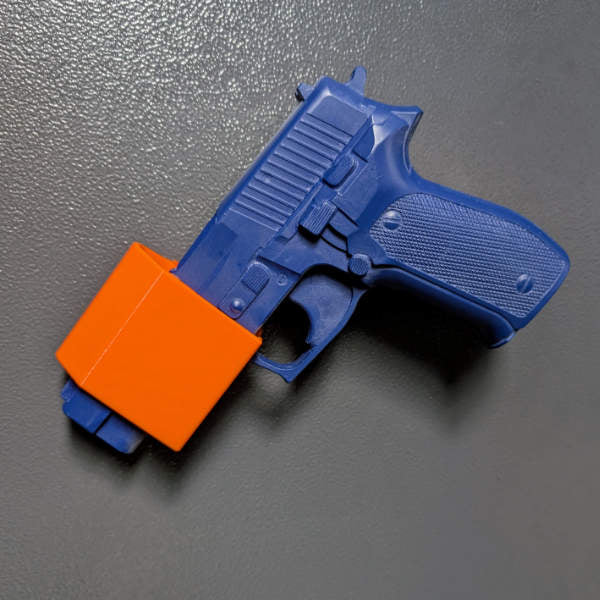 Magnetisches Blockholster für Sig Sauer P226 und baugleiche für Waffenschrank - Zubehör für den Waffenschrank