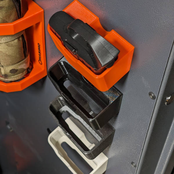 Magnetischer Magazinhalter für Blaser R8 Büchsen-Magazine für Waffenschrank - Zubehör für den Waffenschrank