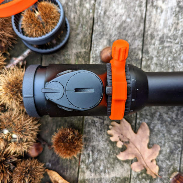 Zubehör für Zielfernrohre: Schnellverstellhebel für die Swarovski Z8i und Z6i Zielfernrohrserien. Versetzte Ausführung in Signalorange.