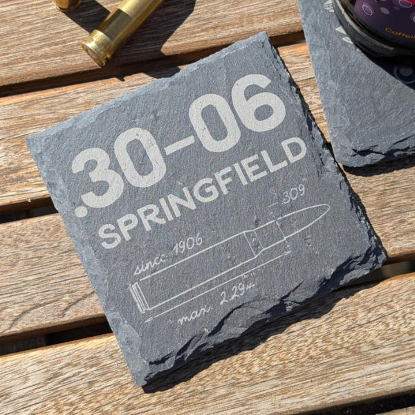 Geschenkidee für Jäger: Getränkeuntersetzer mit Kaliber 30-06 Springfield-Motiv mit Patronenskizze von Jagawams