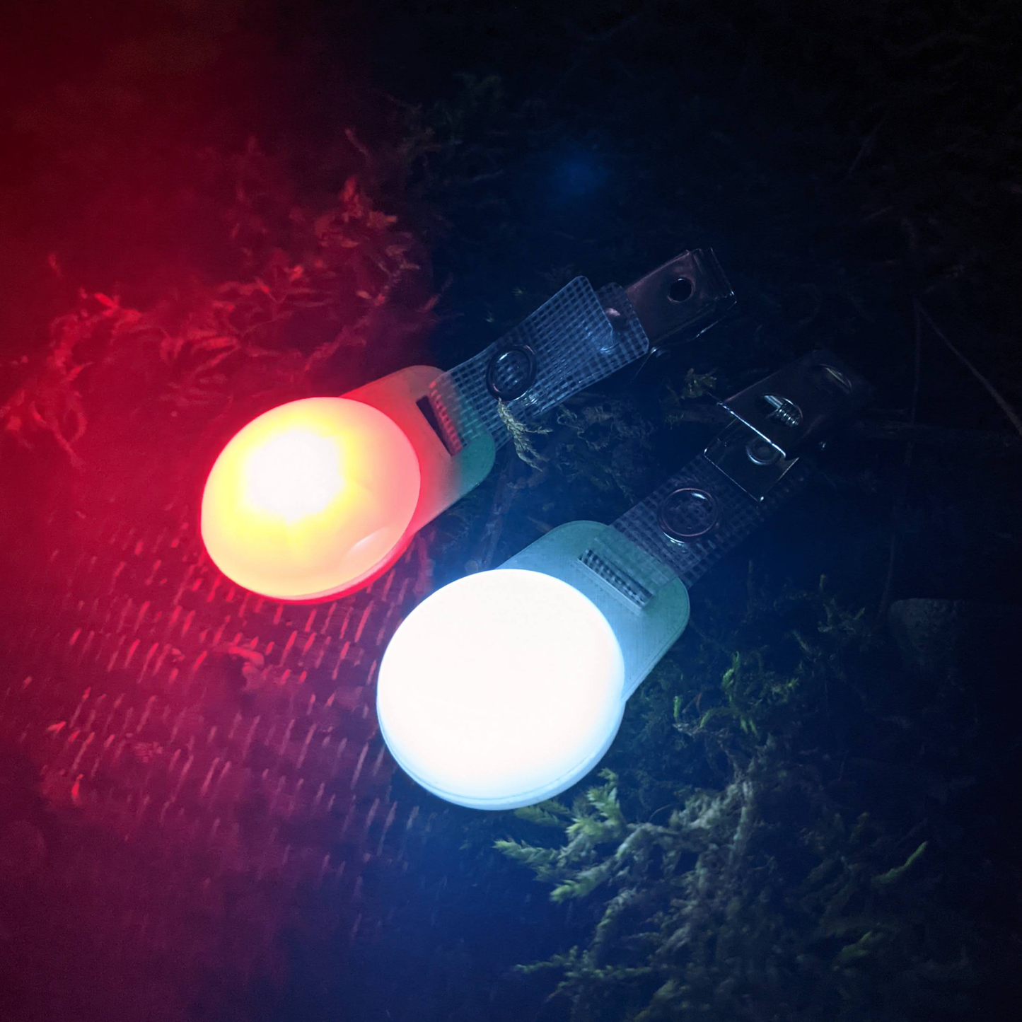 LED Blinklichter zur Markierung des Anschusses, von Prischzeichen, der Beute, der Schussposition bei der Jagd und auf Nachsuche bei Dunkelheit. Mit Universal-Clip zur Befestigung. Wasserfest und mit Wechselbatterie.