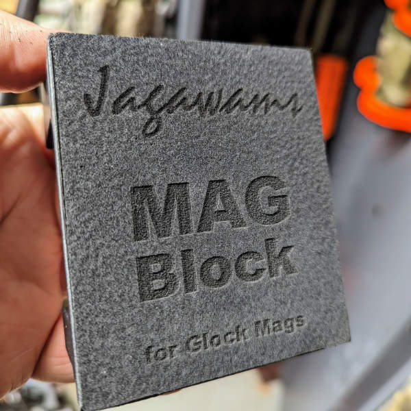 Magnetischer Magazinhalter für Standard Glock Magazine - 9mm und baugleiche - für die Innenseiten des Waffenschrankes. Zubehör für den Waffenschrank.